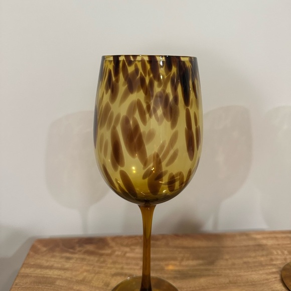 4 Amber Tortoise Shell Leopard Amber  Art Glass Wine Glasses Set Vintage Vibes - Picture 2 of 11